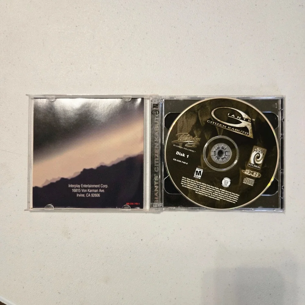 VTG Interplay Giants Citizen Kabuto PC Game Two Disc Set Jewel Case‎ Manual 2000